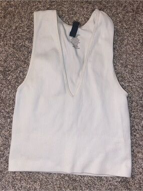 Francesca’s Alya Women’s Small Ribbed V-Neck Crop Tank Top - White